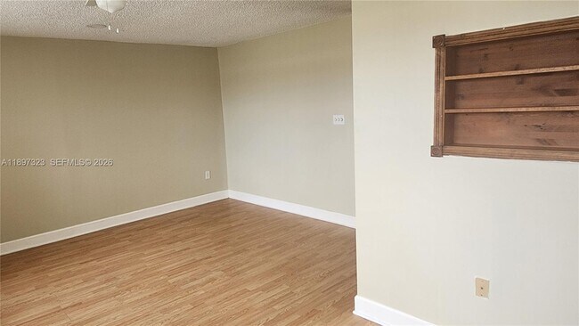 Building Photo - 10628 SW 118th Pl