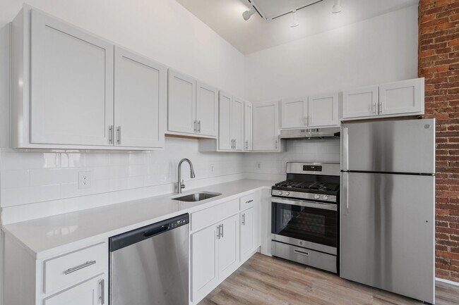 Building Photo - 2304 1/2 E Carson Street