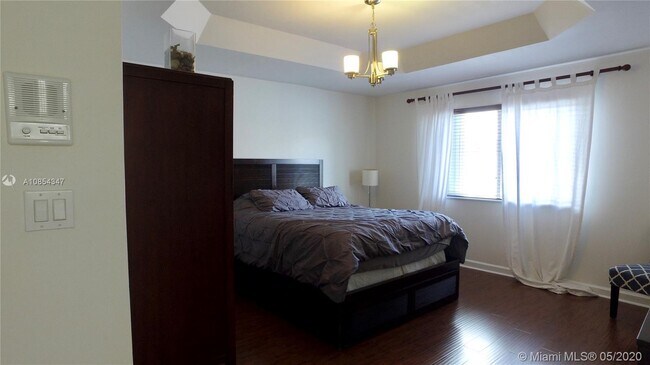 Building Photo - 5102 NW 115th Ct  Doral Fl 33178