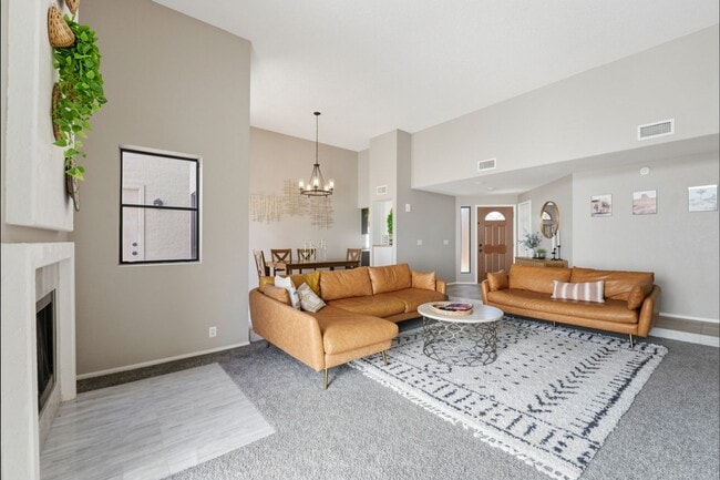 Building Photo - Move-in-ready home available furnished or unfurnished to suit your lifestyle!!