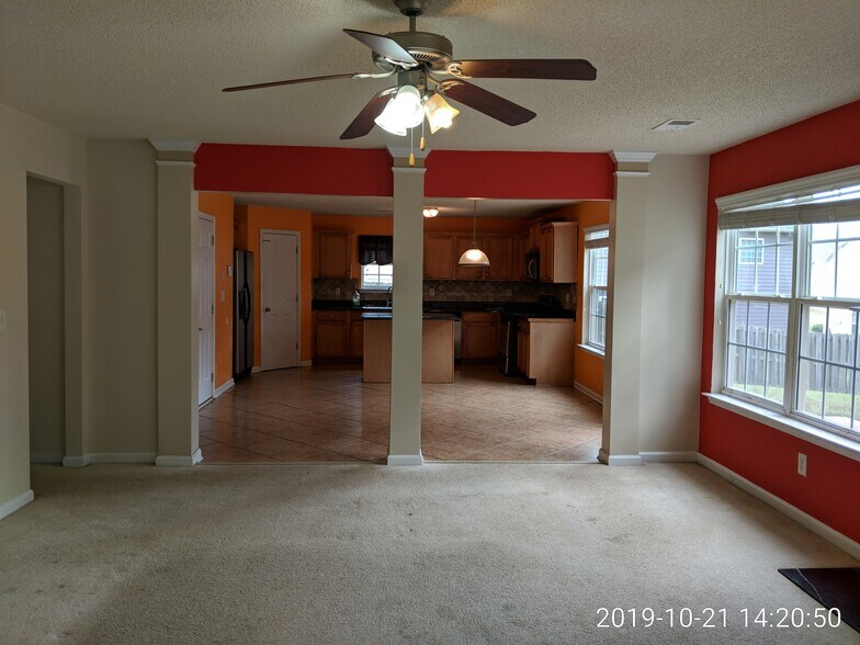 Living room - 3491 Tackett Rd