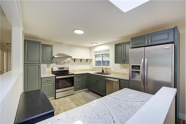 Building Photo - 816 NE 120th St