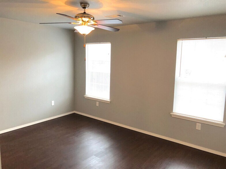 Building Photo - 2020A Ingalls Ln