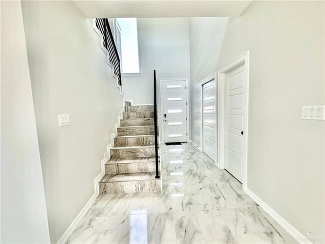 Building Photo - 22 West Dr