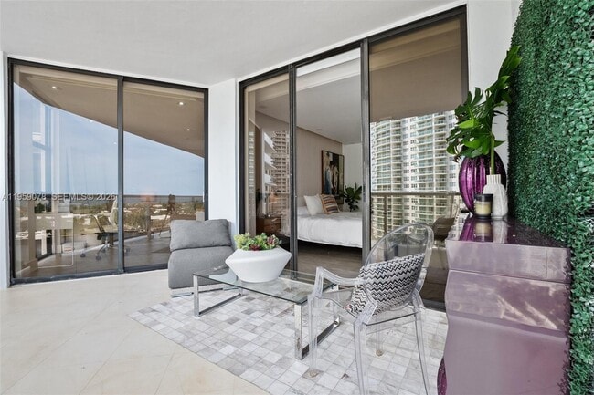 Building Photo - 20281 E Country Club Dr