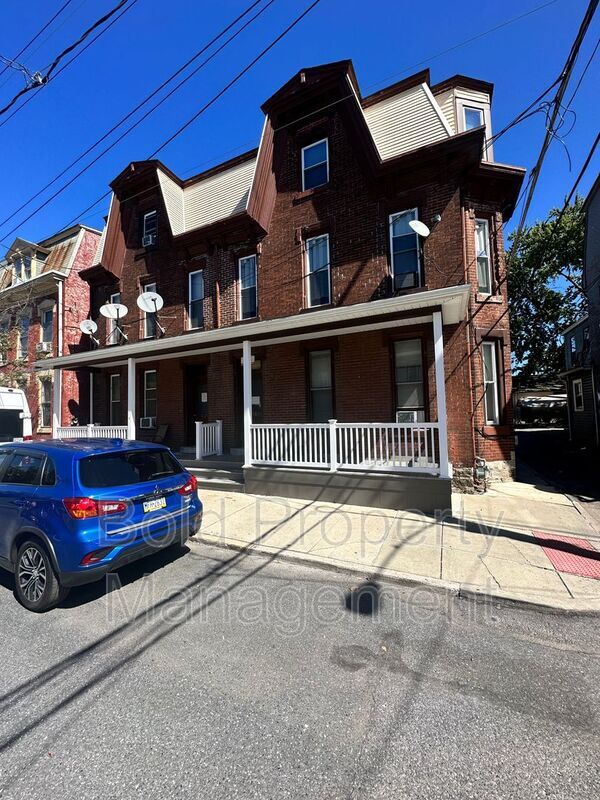 Primary Photo - 518 N 8th St