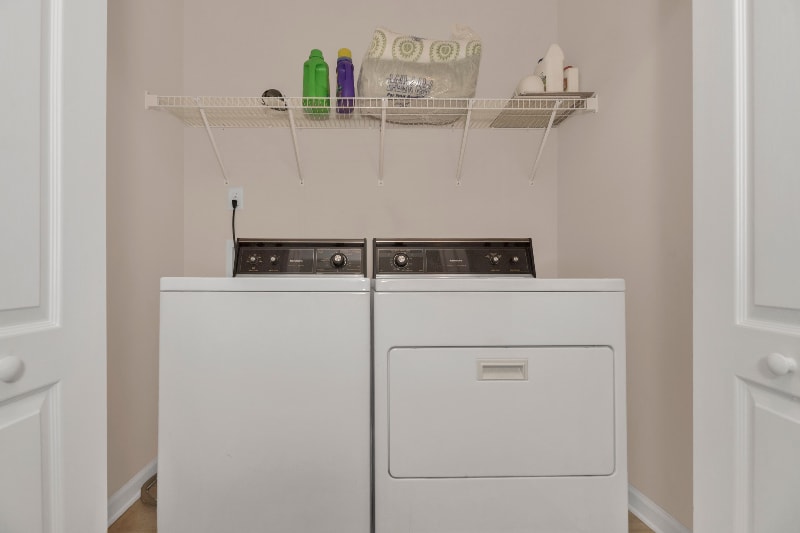 Building Photo - 207 Batesfield Dr