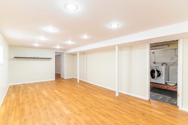 Building Photo - 5218 S Normandy Ave