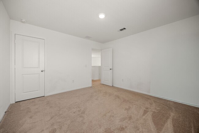 Building Photo - 16907 Elm Grove Rd