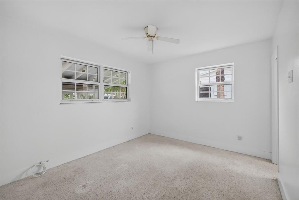 Building Photo - 3131 SW 20th Ct