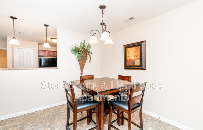 Building Photo - 201 Stonebench Cir