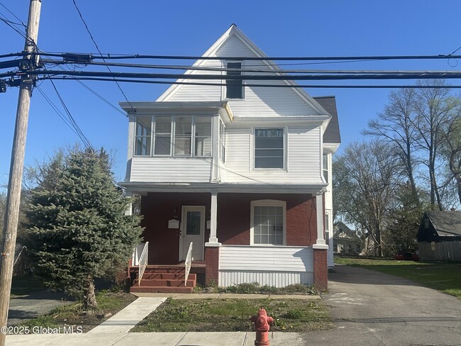 Building Photo - 1326 3rd Ave
