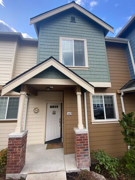 Building Photo - 5957 185th Ct NE