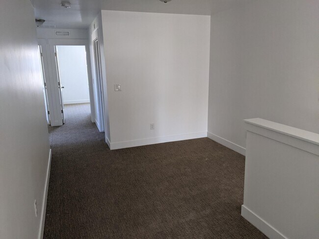 Building Photo - 754 E 950 N