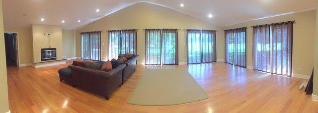 Family Room - 883 Oakhurst Ln