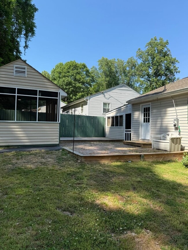 Building Photo - 2 Bedroom 1 Bath Rancher with Incredible Yard & Bonus Spaces