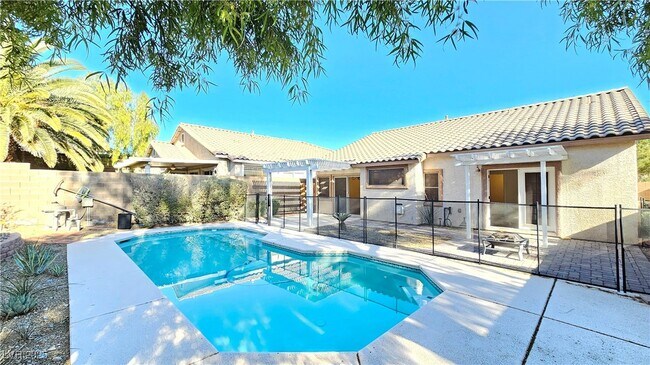 Building Photo - 3205 Townsend Hall Ct