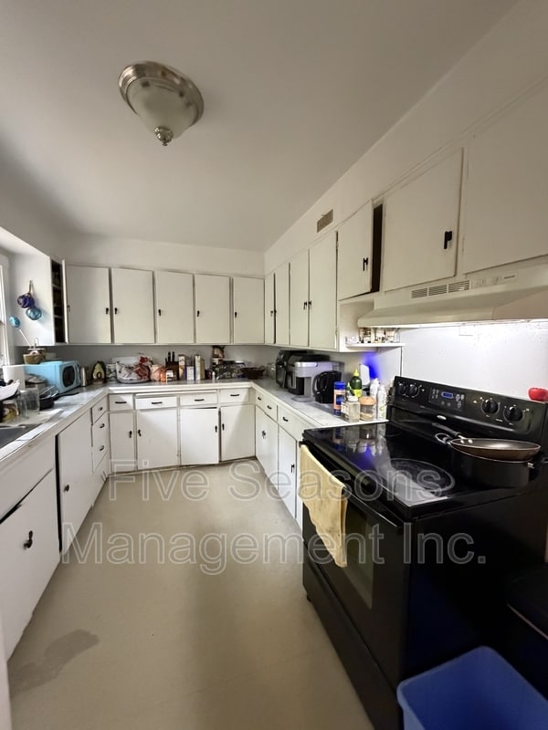 Building Photo - 59 University Terrace