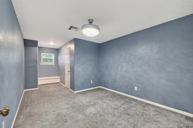 Building Photo - 4901 Burning Tree Dr