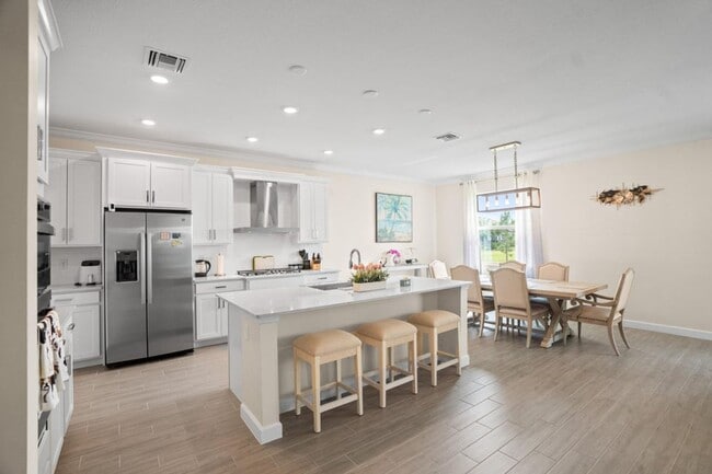 Building Photo - 1120 Haywagon Trl