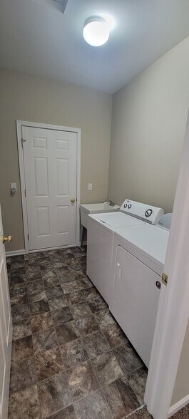 Laundry room/garage entry - 7601 E 112th Ave