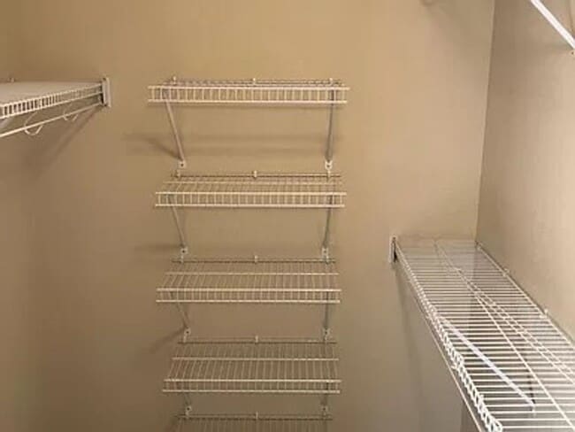 Building Photo - Amazing Home in Desirable District 20 – No...