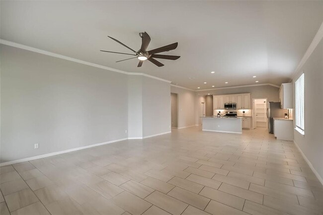 Building Photo - 8810 Vasco da Gama Trace