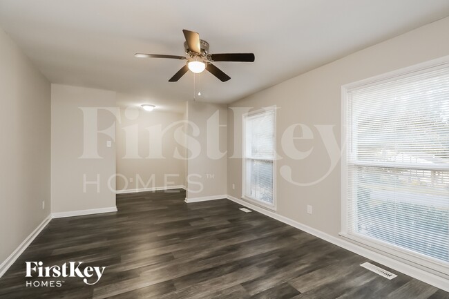 Building Photo - 1722 Aster Ln