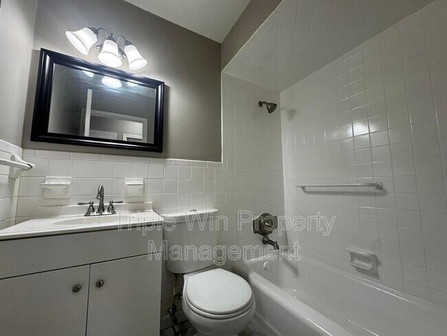 Building Photo - 775 Crabapple Ln