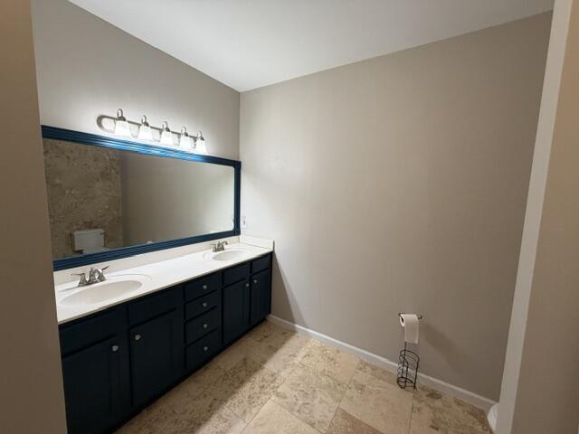 Building Photo - 2457 Lakeview Dr S