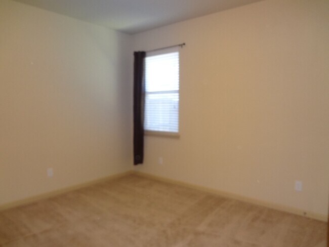 Building Photo - 24510 Avellino Ct
