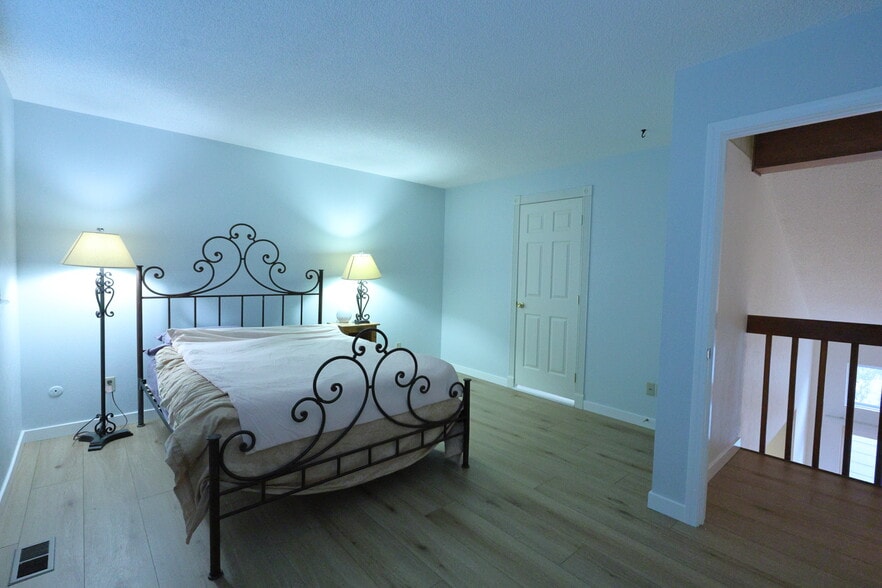 Building Photo - 7657 S Monaco Cir W