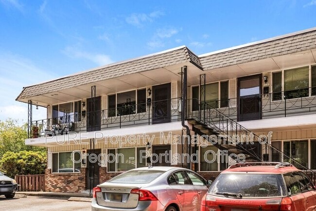 Building Photo - 1135 SE 27th Ave