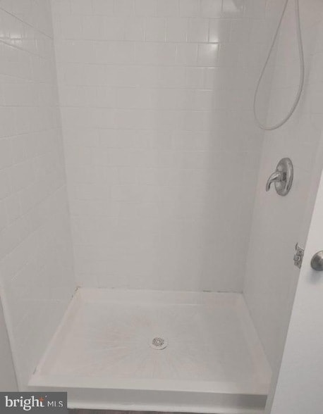 Building Photo - 2115 Woodhollow Dr