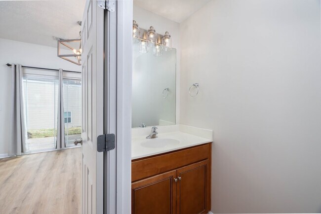 Building Photo - 1011 Somerset Springs Dr