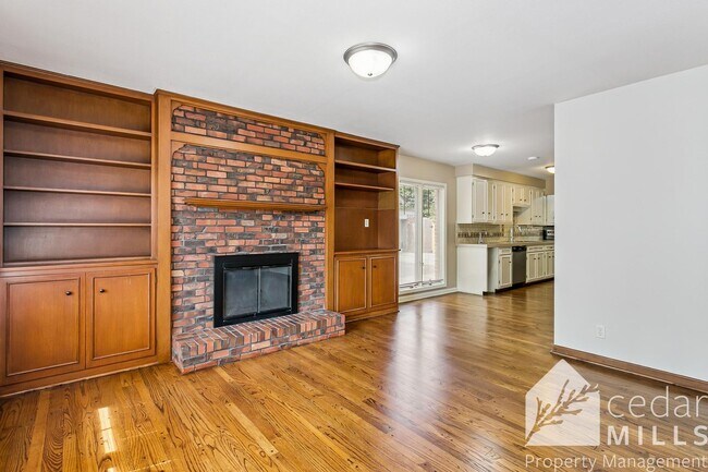 Building Photo - 125 S Oakwood St