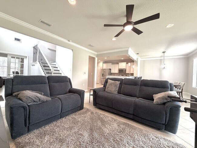 Building Photo - 13527 Montecito Pl