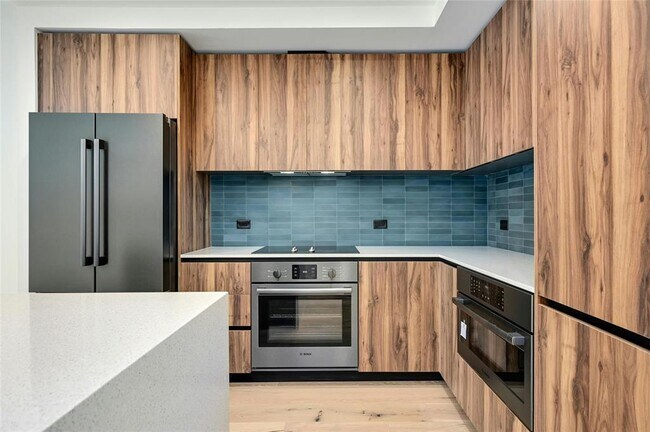 Building Photo - 84 East Ave