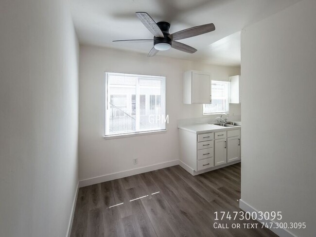 Building Photo - Modern 1BR in Prime Burbank + Garage