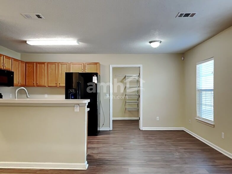 Building Photo - 112 Willow Lakes Ct