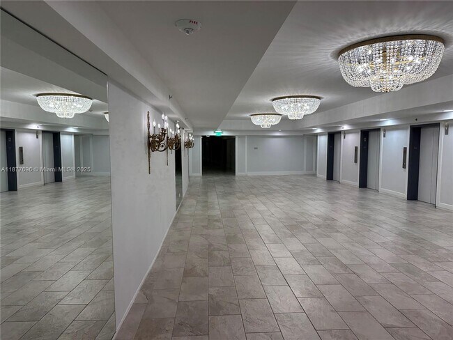 Building Photo - 6039 Collins Ave