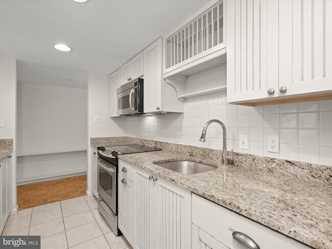 Building Photo - 312 Severn Ave