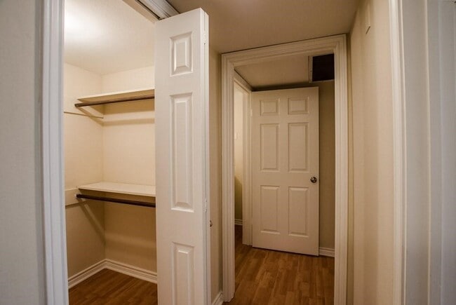 Building Photo - 3500 Tangle Brush Dr