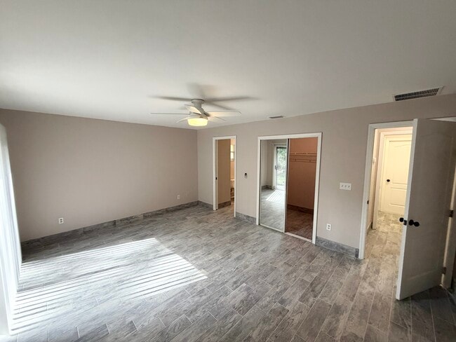 Building Photo - 64 Welling Ln