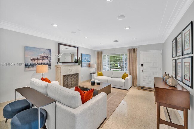 Building Photo - 5915 La Gorce Dr