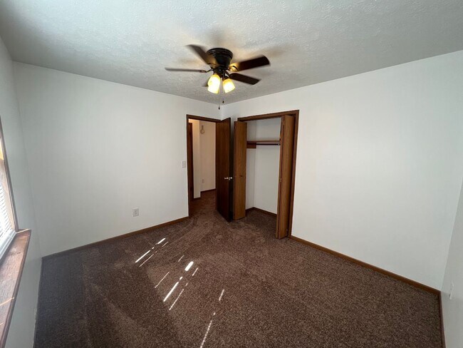 Building Photo - 110 Country Villa Ln