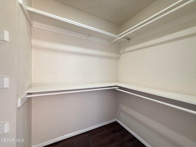 Building Photo - 10407 Ashwood Dr