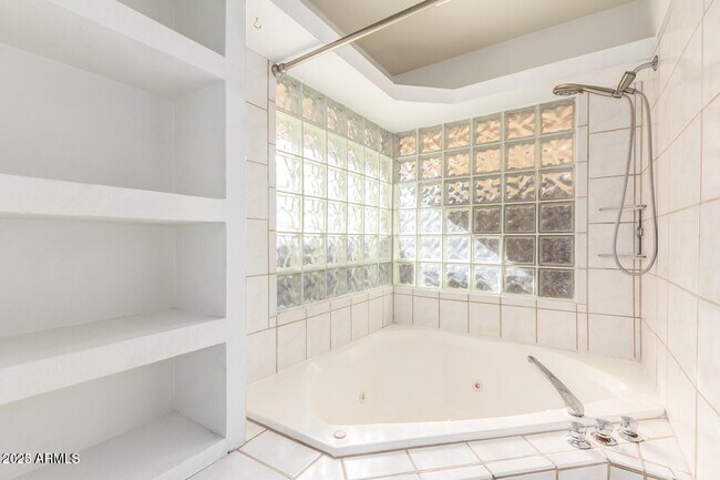 Building Photo - 2174 E Aspen Dr