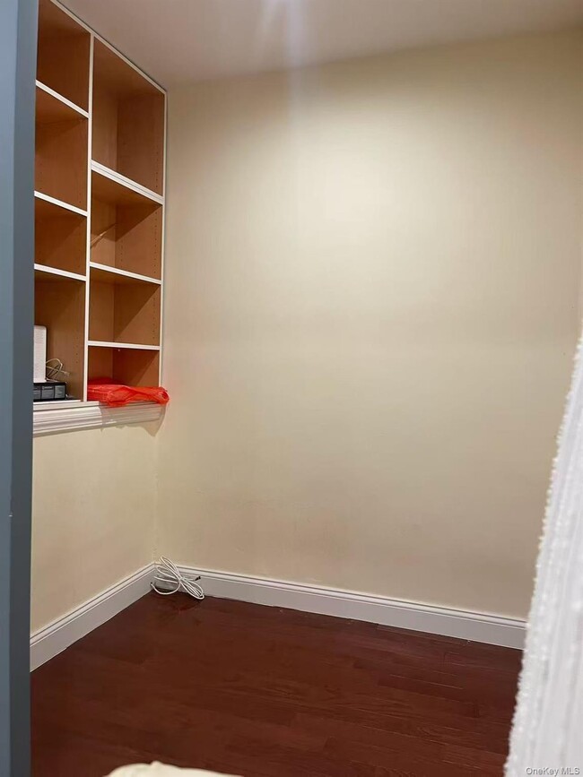 Building Photo - 136-45 Jewel Ave