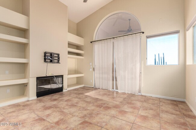 Building Photo - 11627 E Bella Vista Dr